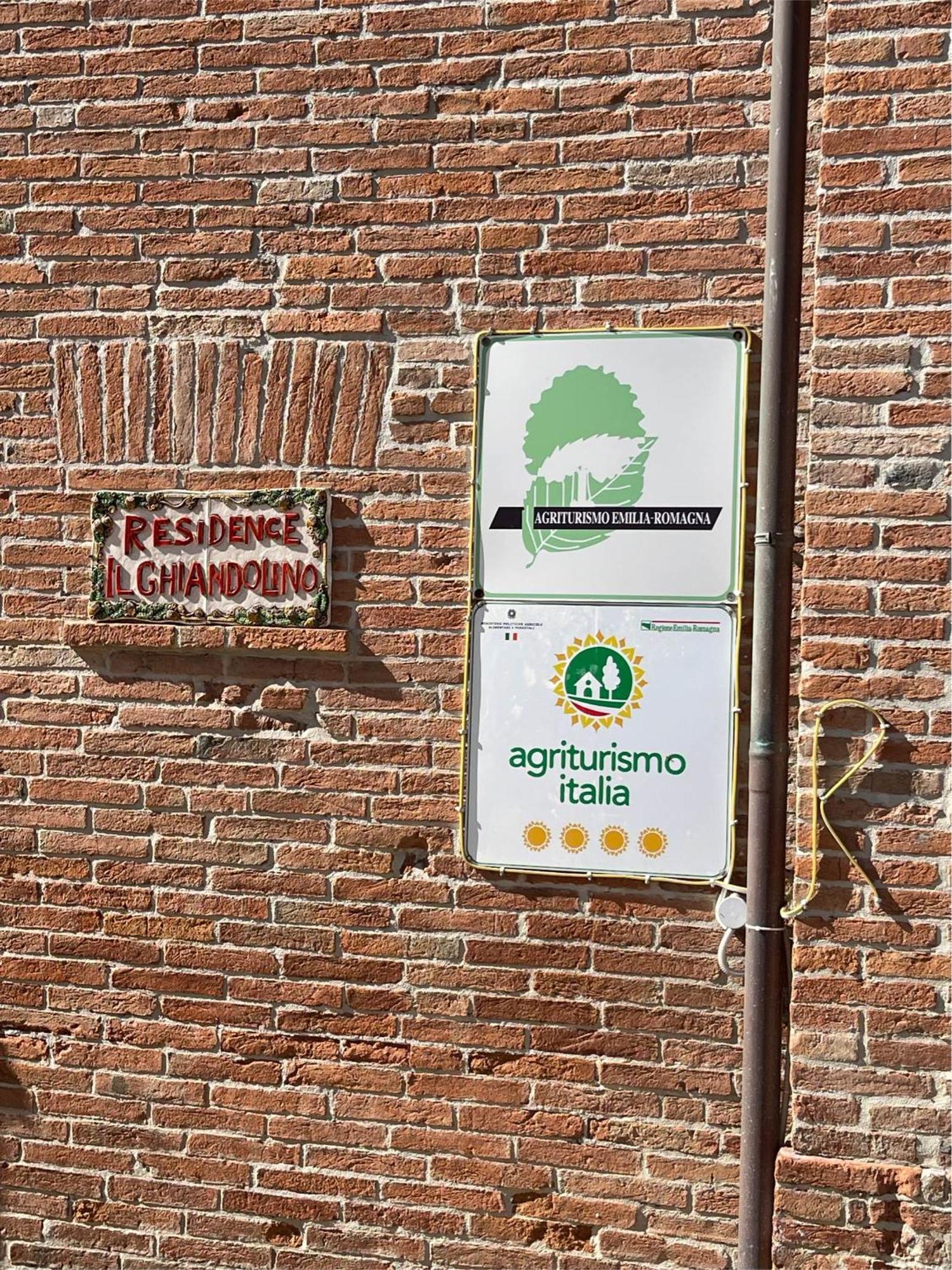 Il Ghiandolino Villa Imola Exteriör bild