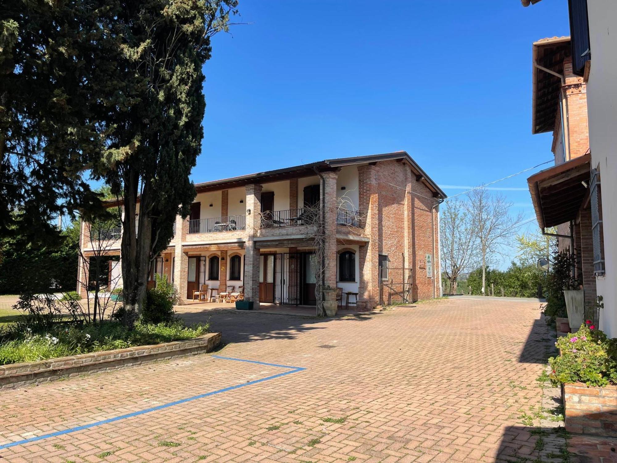 Il Ghiandolino Villa Imola Exteriör bild
