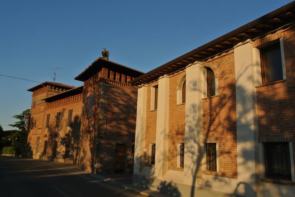 Il Ghiandolino Villa Imola Rum bild