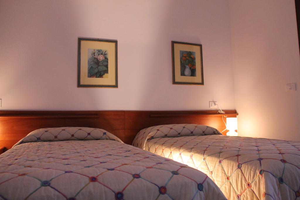 Il Ghiandolino Villa Imola Rum bild